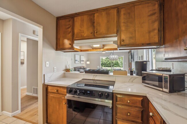 Building Photo - Lovely 2 bed / 2 bath Home in Stonegate