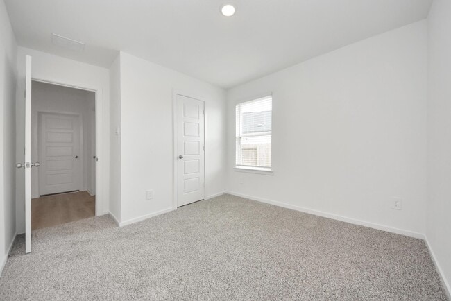 Building Photo - 342 Amy St