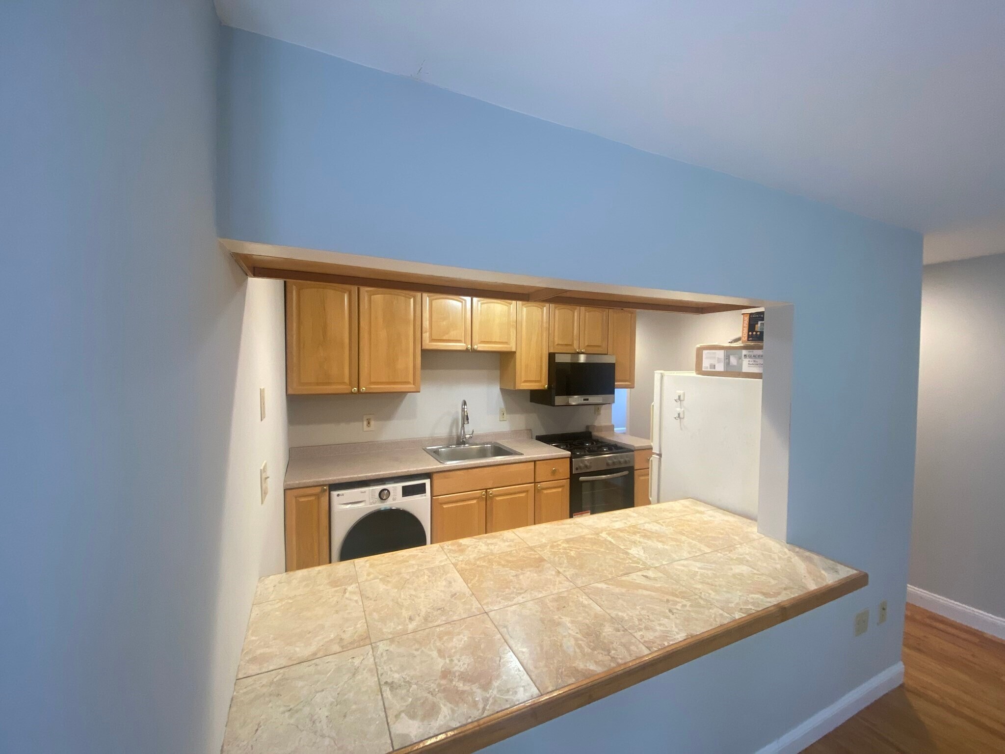 Building Photo - 114 Magazine St