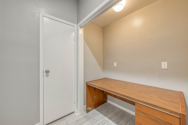 Building Photo - 11733 Lakeside Pl Dr