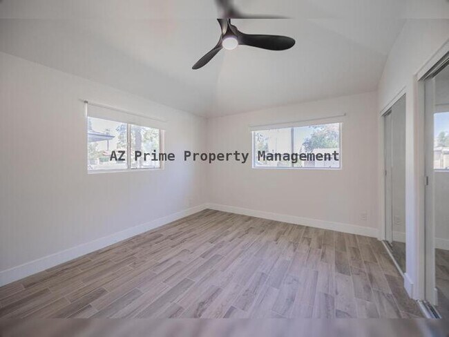 Building Photo - 6828 N 10th Ave