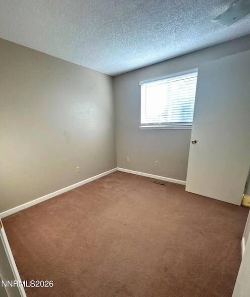 Building Photo - 415 Sycamore St