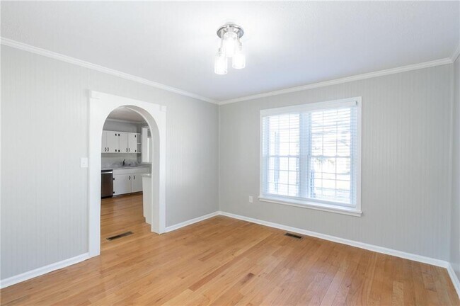 Building Photo - 4715 S Lee St