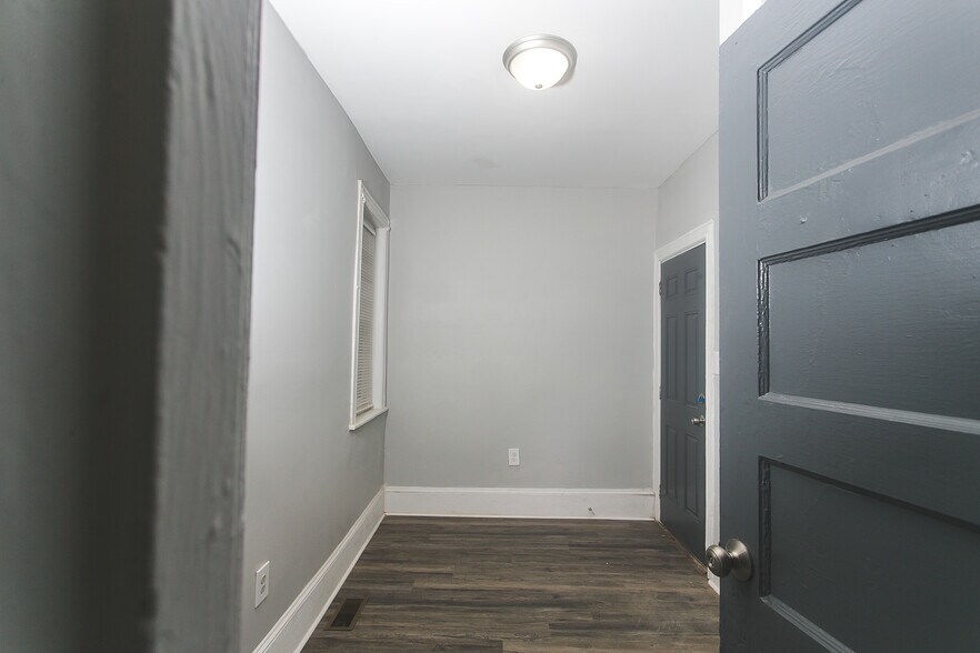 Building Photo - 6217 Haverford Ave