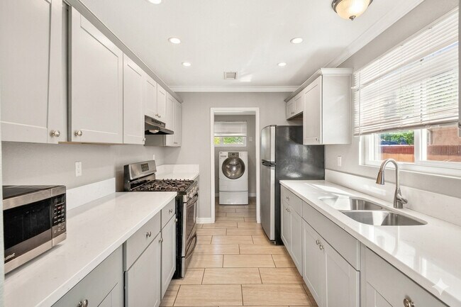 Building Photo - 45463 Foxton Ave