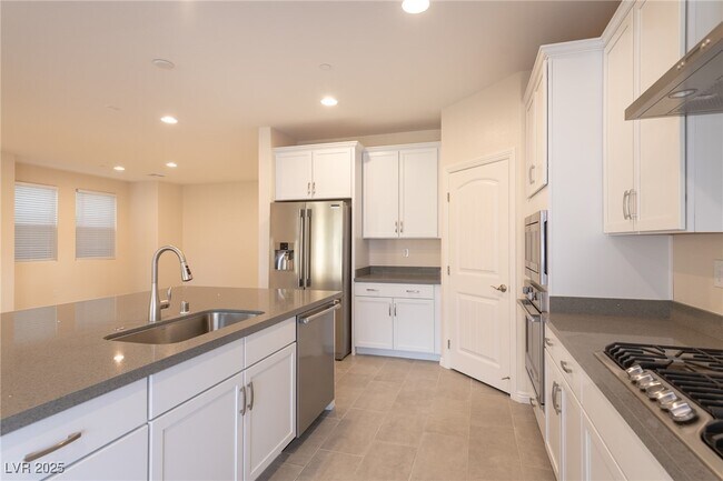 Building Photo - 2926 Caxton Grove Dr