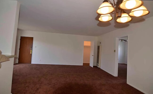 Building Photo - 3930 Roxanne Ave