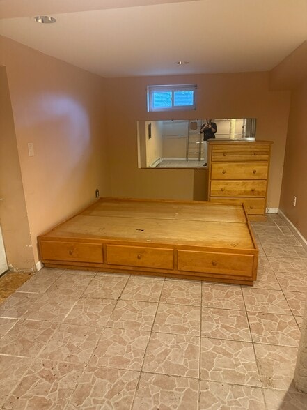 Building Photo - 232 Lawson St