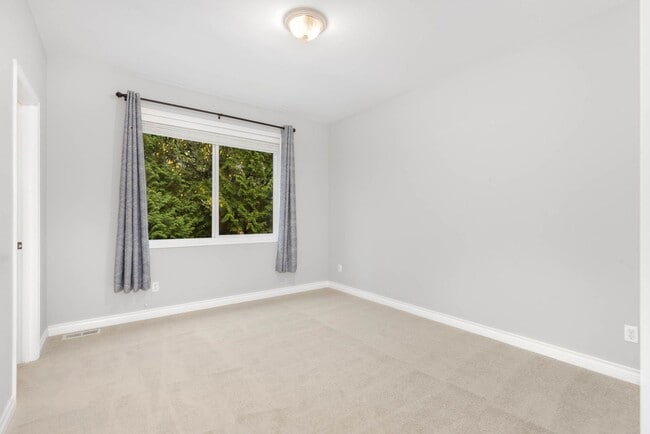 Building Photo - Stunning Sammamish Home, this home is a lifestyle!!