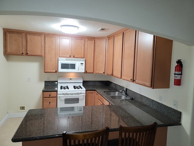 Primary Photo - 4916 Harrison St