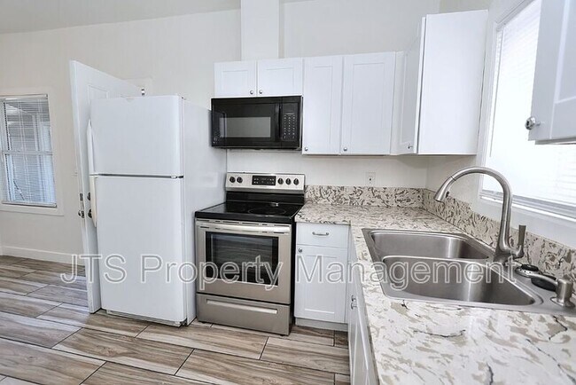 Building Photo - 1119-200 24th St