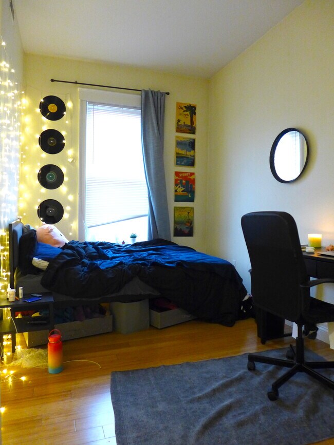 Building Photo - 1623 Tremont St