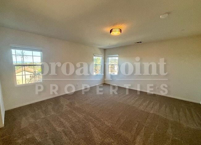 Building Photo - 1650 N Las Flores Dr