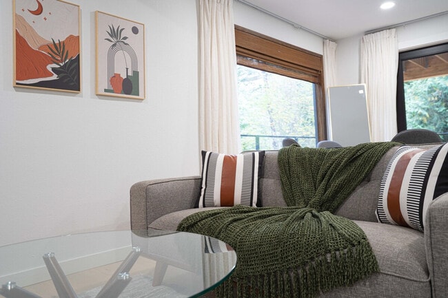 Building Photo - 4375 Fernbrook Dr