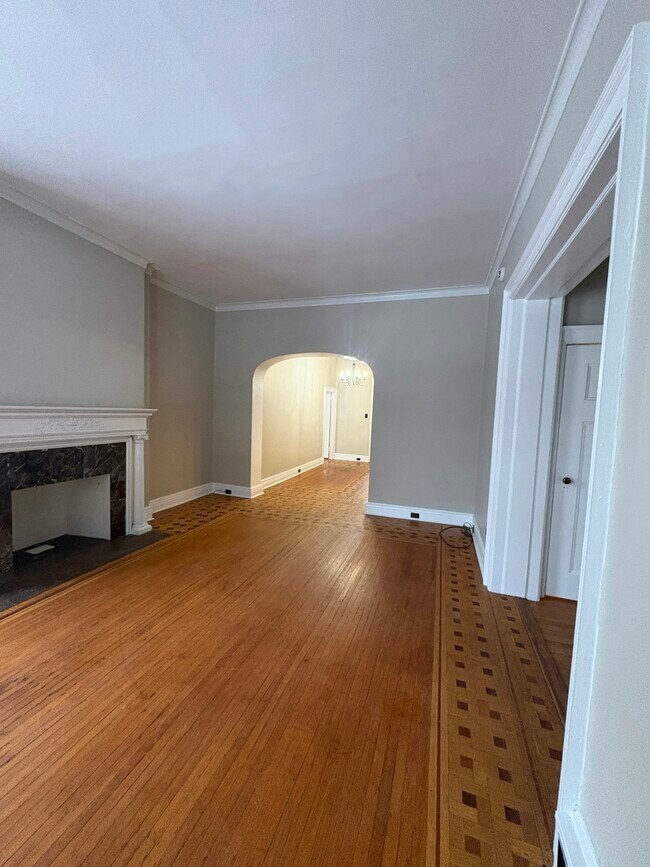 Building Photo - 509 Monroe Ave