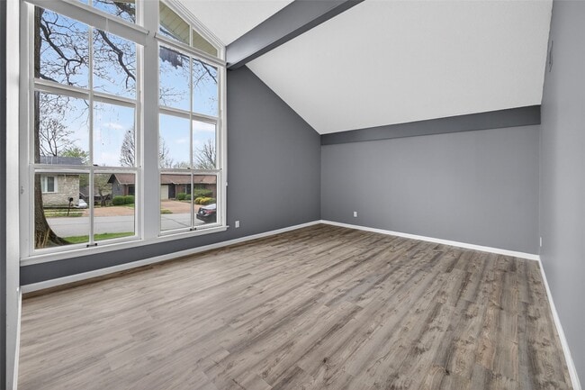 Building Photo - 495 Baywillow Dr