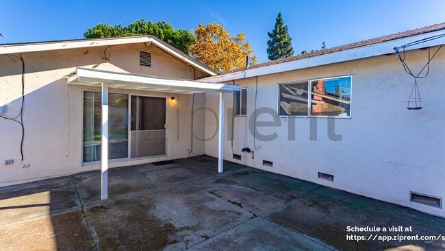 Building Photo - 95 Colleen Way