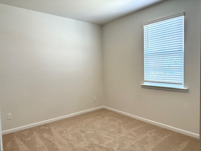 Building Photo - BRAND NEW HOME IN HOPKINS