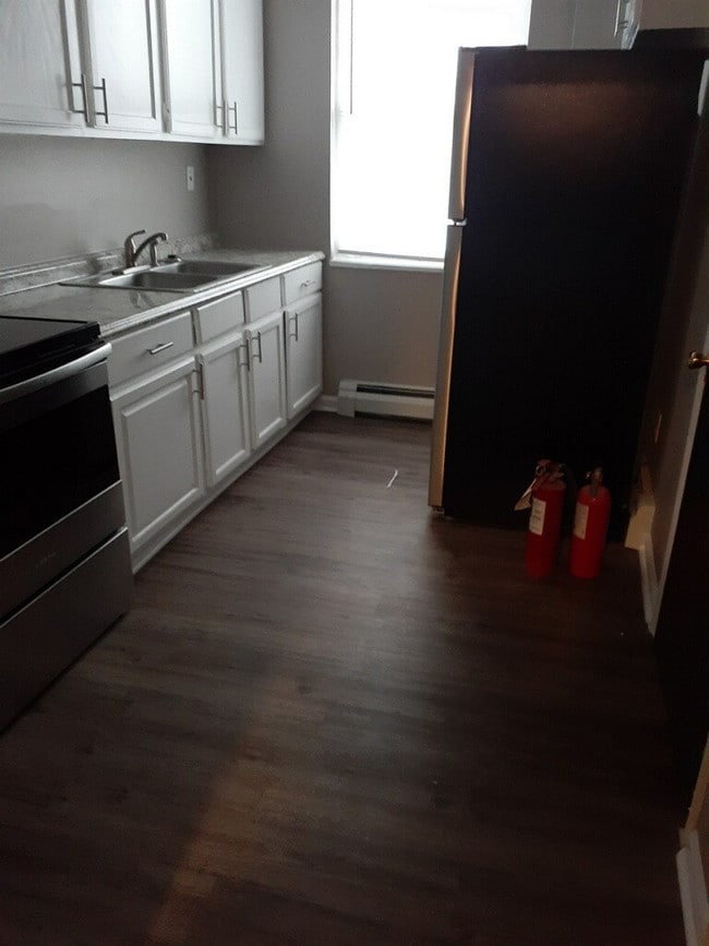 Building Photo - Forest Avenue Apts