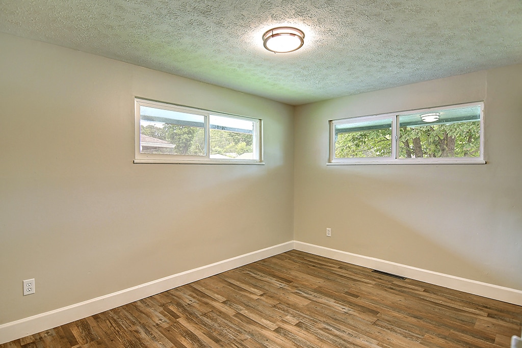 Building Photo - 3813 Utica Dr