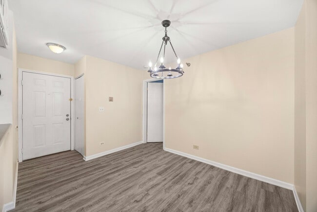 Building Photo - 214 Glengarry Dr