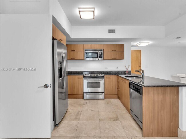 Building Photo - 350 S Miami Ave