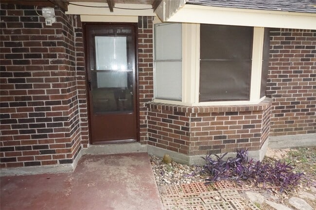 Building Photo - 5022 Fox Hollow Blvd