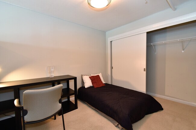 Building Photo - Incredible 11th Floor 2BR/2BA Condo Blocks from the Metro in Vibrant Mount Vernon Triangle!