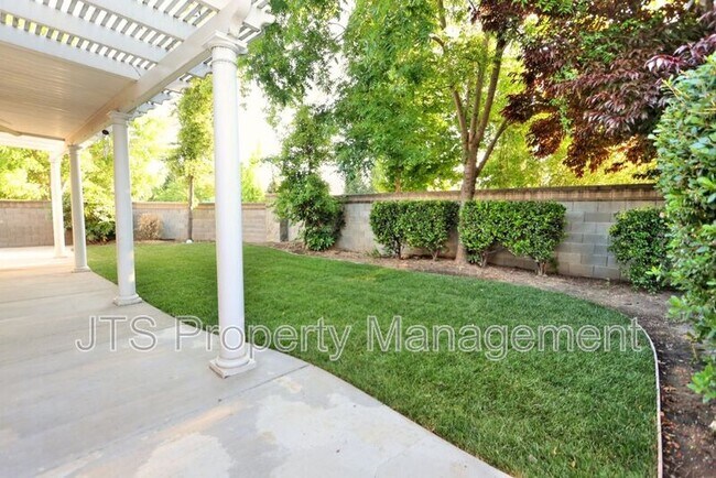 Building Photo - 2040 San Esteban Cir