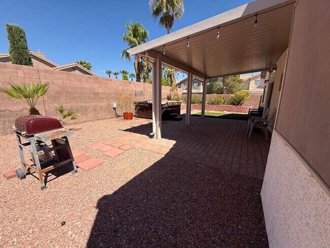 Building Photo - FURNISHED/UNFURNISHED IMMACULATE & IMMEDIATE OCCUPANCY 3BEDROOM GREEN VALLEY BEAUTY!