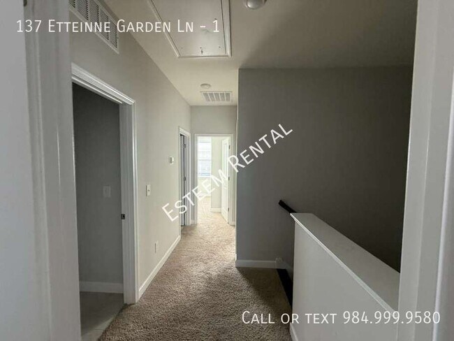 Building Photo - 137 Etteinne Garden Ln