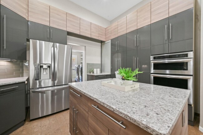 Building Photo - 905 Hunter's Creek Dr