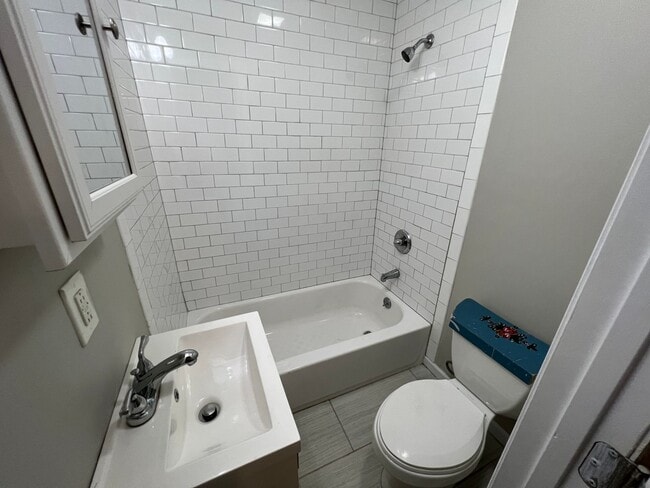 Building Photo - MOVE-IN READY!