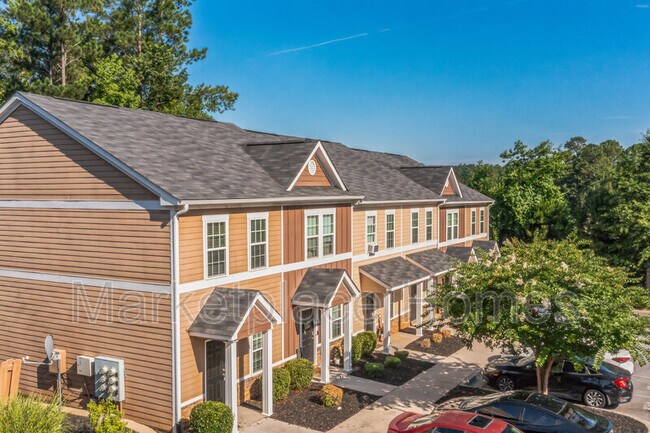 Building Photo - 207 Adderman Dr