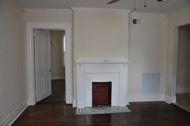 Building Photo - 310 S Broadway Park