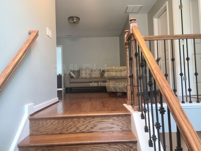 Building Photo - 7183 Yare St