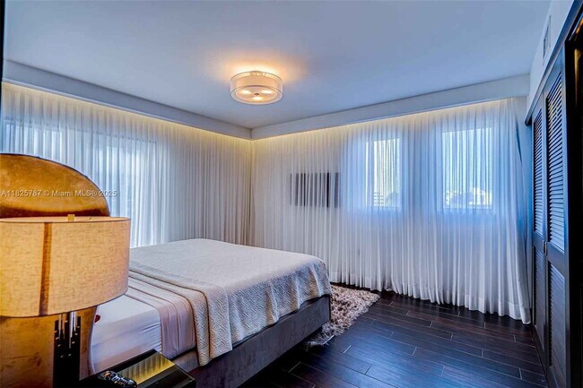 Building Photo - Sunset Harbour Drive, Miami Beach, FL 33139 - 2 BR 2 BA condo