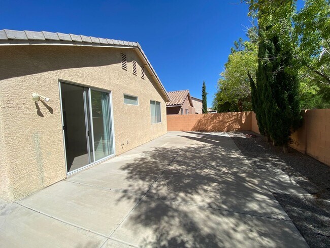 Building Photo - RARE SINGLE STORY IN SUMMERLIN! 3 bed, 2 bath.