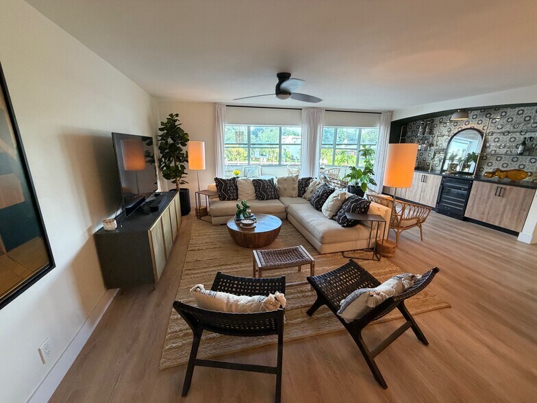 Building Photo - 818 SE 4th St