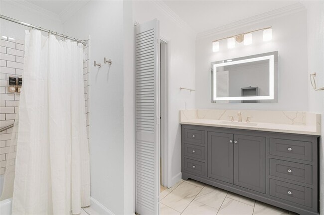 Building Photo - 8000 Manassas Dr