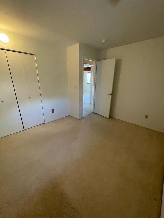 Building Photo - BEAUTIFUL 2 Bed 1 Bath Condo in Boulder