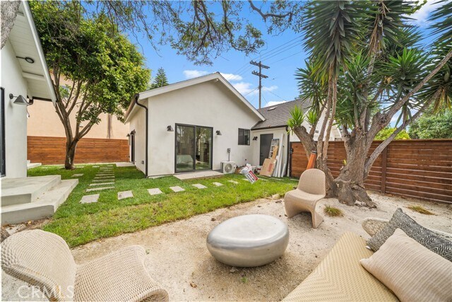 Building Photo - 2203 Pelham Ave