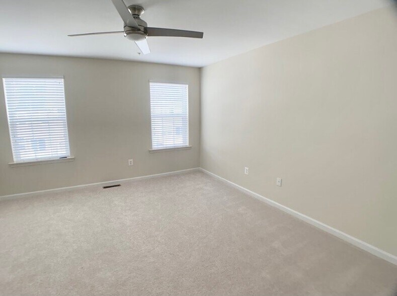 Building Photo - 512 Cobble Dr