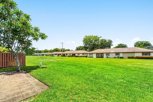 Building Photo - 4932 Boxwood Cir