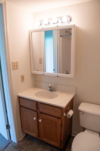 Building Photo - 717 Brunnerville Rd