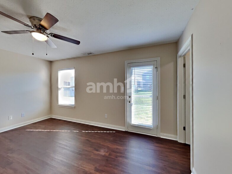Building Photo - 681 Bridgebend Run