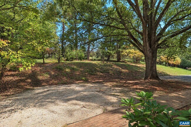 Building Photo - 360 Jeffers Dr
