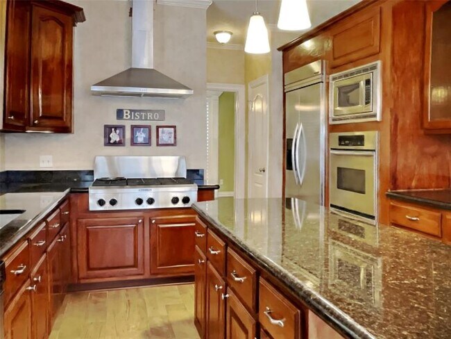 Building Photo - 1306 Silverleaf Dr