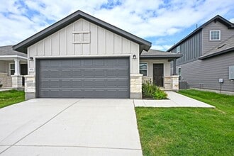 Building Photo - 951 Bluegrass Pt