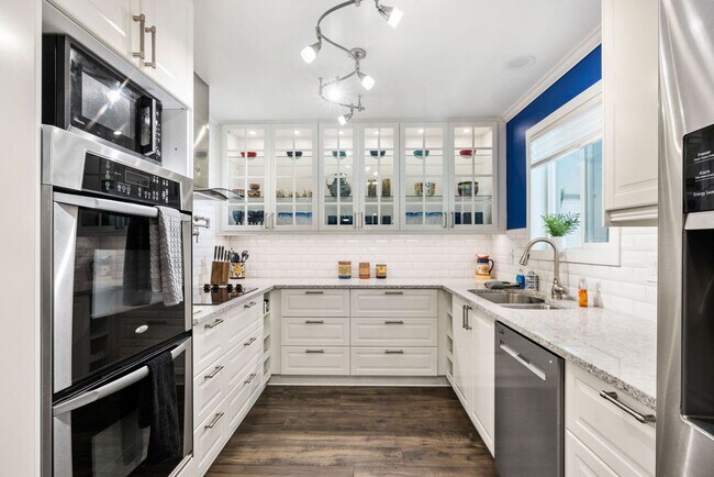 Building Photo - 8259 E Mulberry Ln